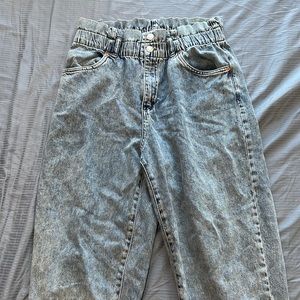 Paper-bag lightwash jeans